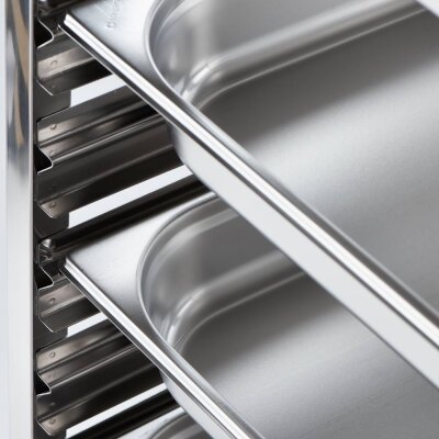 STALGAST Tablettwagen aus Edelstahl, passend für 14 x GN 1/2, 590 x 670 x 1735 mm (BxTxH)