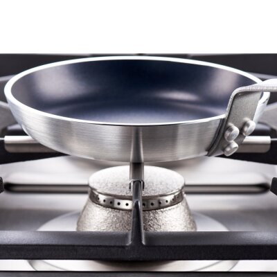 STALGAST Gasherd mit 6 Brennern (3,5+2x5+2x7+9), Elektro-Backofen GN2/1 und Unterschrank, Serie 700 ND