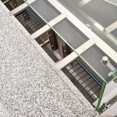 STALGAST Starline Pizzatisch mit Kühlaufsatz und Glasabdeckung, 3-türig, 8x GN 1/6